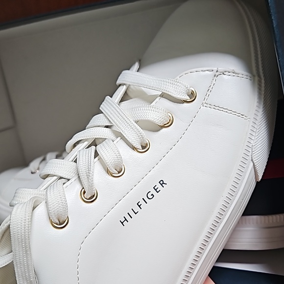 Cute Sneaks! - Picture 4 of 5